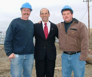 047fd25b7a8f8b4f-f2d685ca147cfb89-wWIth-workers-04-300x253