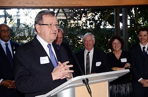 29d6f1c4f65e5318-DSC_2517-300x198