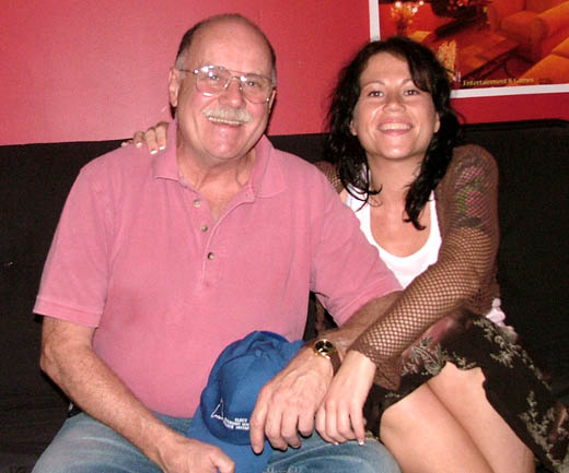 358a32d027ec354f-holden