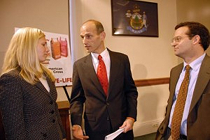 3e803774f22060ea-aid-300x201