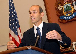 4f9c7a0b09160704-wbald-300x214