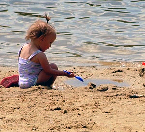 5ffb87b957e965af-wdsc_0117-copy-300x274