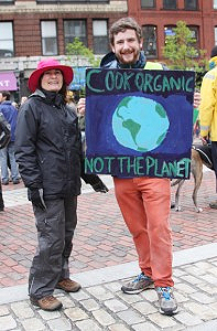 715b99706a838246-wmon3-197x300