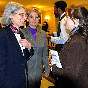 e2b3a7cb950ea4d0-collegestudents2