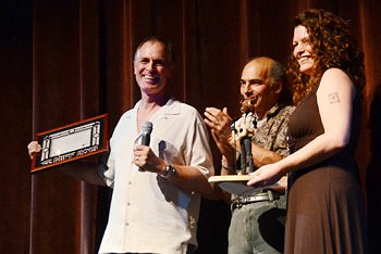 f61526867359aa2b-em-350x234