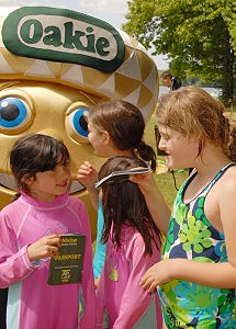 fed92d2bad5b0222-wdsc_0103-215x300